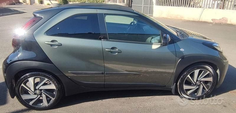 Usata Toyota Aygo X Lounge 72 CV (52 kW) 2022 Verde SUV