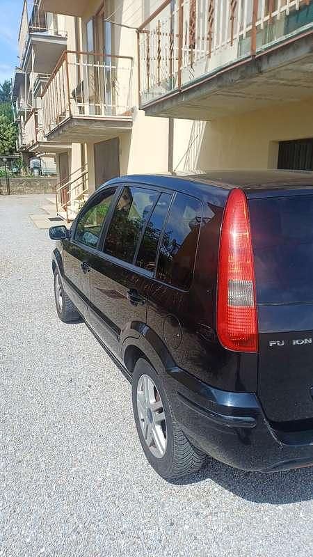 Usata 2005 Ford Fusion Monovolume | 1500 € (Ottimo prezzo) - Immagine 1/4
