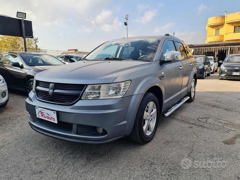 Usata Dodge Journey SE 140 CV (102 kW) 2009 Grigio SUV