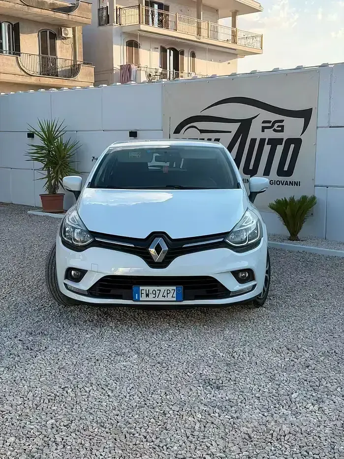 Usata Renault Clio IV Business 90 CV (66 kW) 2019 Bianco Berlina