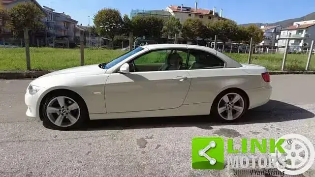 Usata BMW 320 Efficient Dynamics 183 CV (134 kW) 2012 Bianco Cabrio