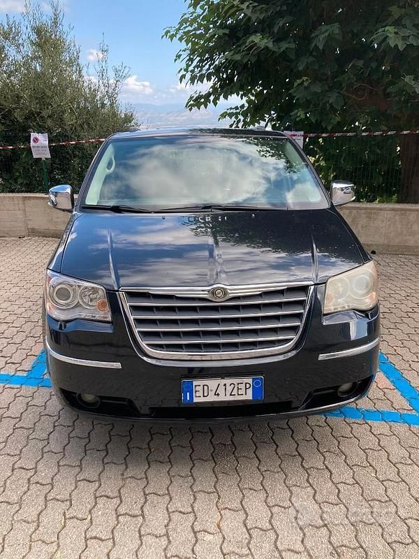Usata Chrysler Grand Voyager 163 CV (119 kW) 2010 Nero Monovolume
