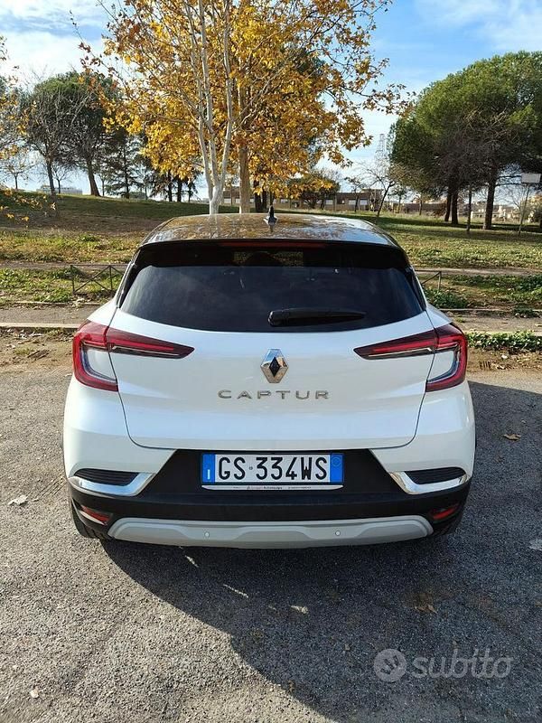 Usata Renault Captur 100 CV (73 kW) 2024 Bianco SUV