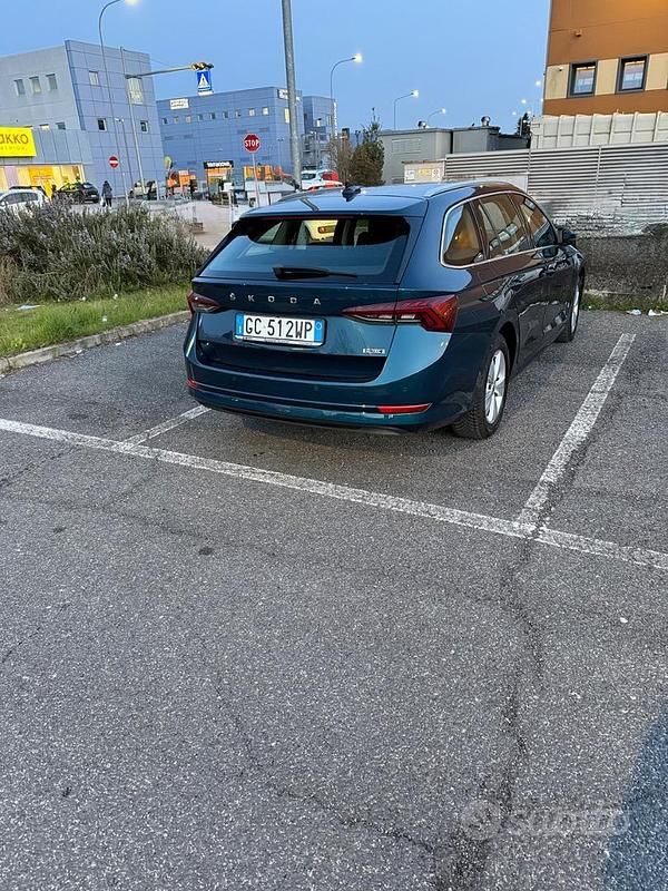 Usata Skoda Octavia 2021 Blu Station wagon