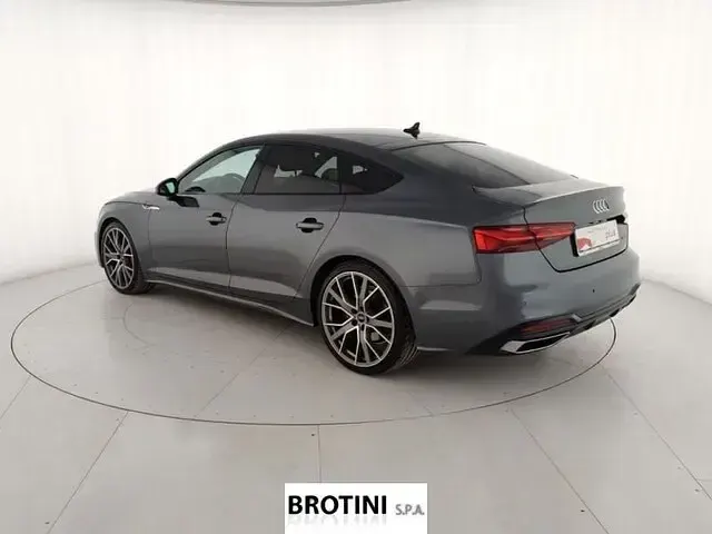 Usata Audi A5 Sportback S-Line 204 CV (150 kW) 2023 Grigio daytona perla Utilitaria