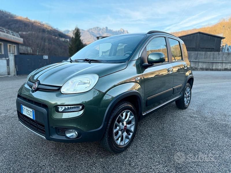 Verde Usata 2019 Fiat Panda 4x4 S Due volumi | 12.400 € (Buon prezzo) - Immagine 1/4