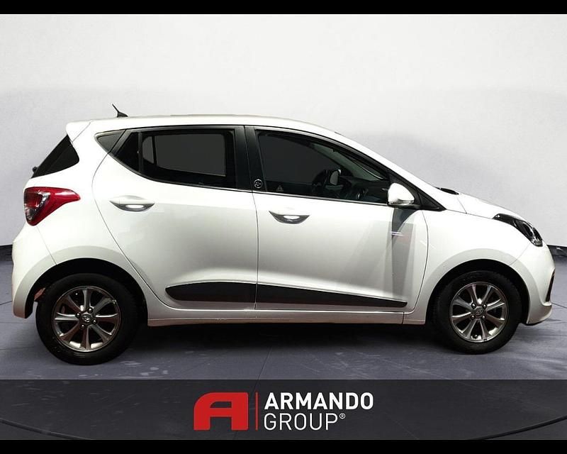Usata Hyundai i10 Edition 67 CV (49 kW) 2016 Bianco Utilitaria