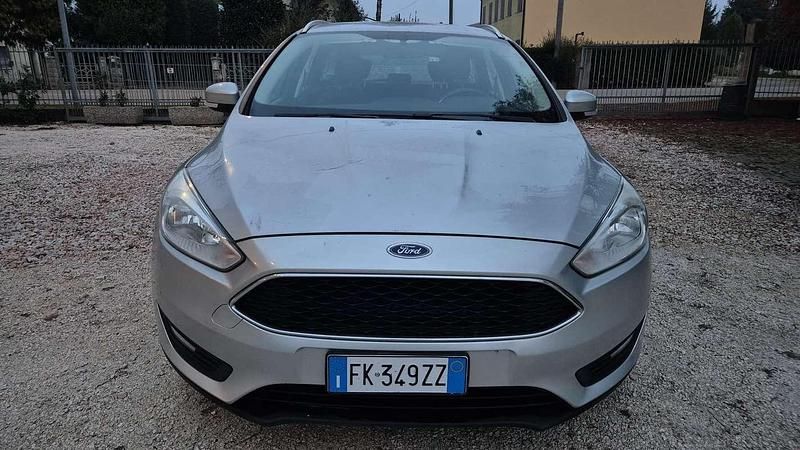 Usata Ford Focus ST-Line 120 CV (88 kW) 2017 Grigio Station wagon