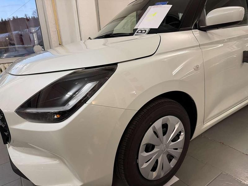 Neu Suzuki Swift 83 PS (61 kW) 2026 Weiß Kleinwagen