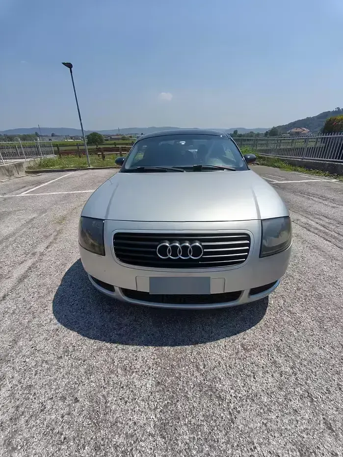 Usata Audi TT 179 CV (131 kW) 1999 Grigio Coupé