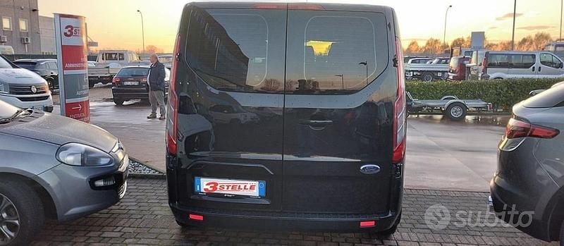 Usata Ford Transit Custom Trend 105 CV (77 kW) 2017 Nero Station wagon