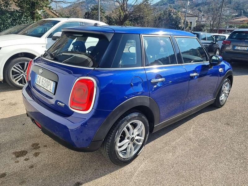 Usata Mini ONE 75 CV (55 kW) 2020 Blu/azzurro Utilitaria