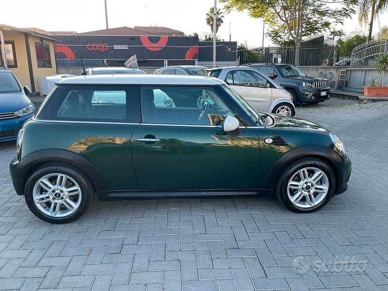 Usata Mini Cooper D 111 CV (81 kW) 2011 Verde Utilitaria