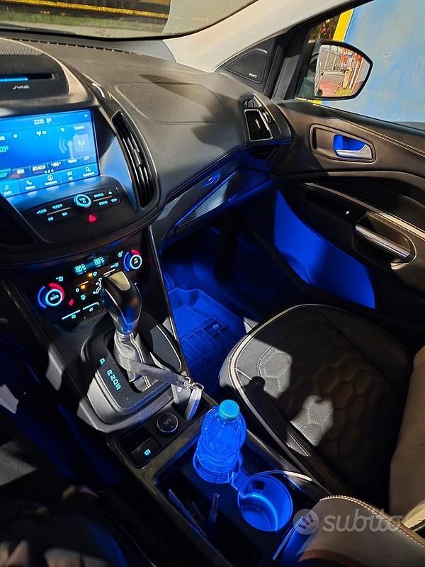 Usata Ford Kuga Vignale 180 CV (132 kW) 2018 Grigio SUV