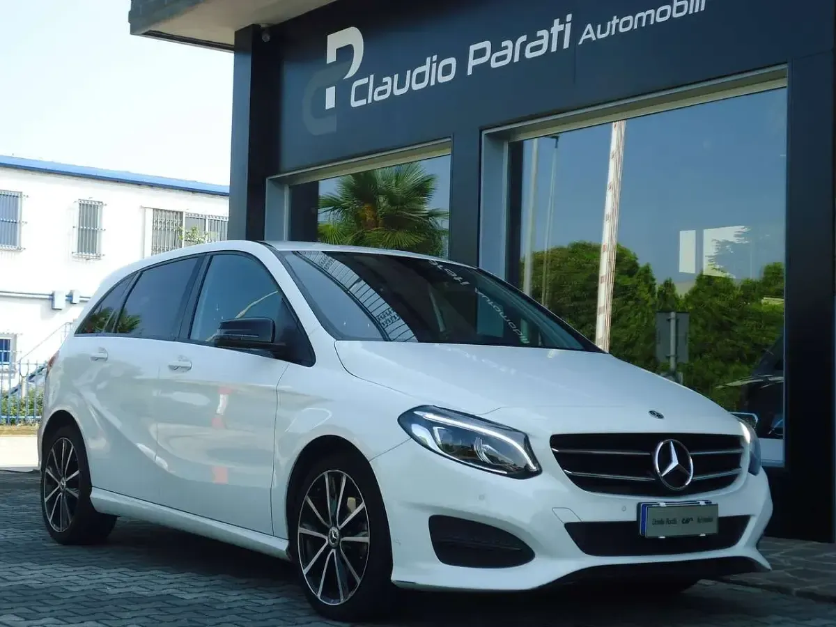 Usata Mercedes B200 136 CV (100 kW) 2017 Calcite Utilitaria