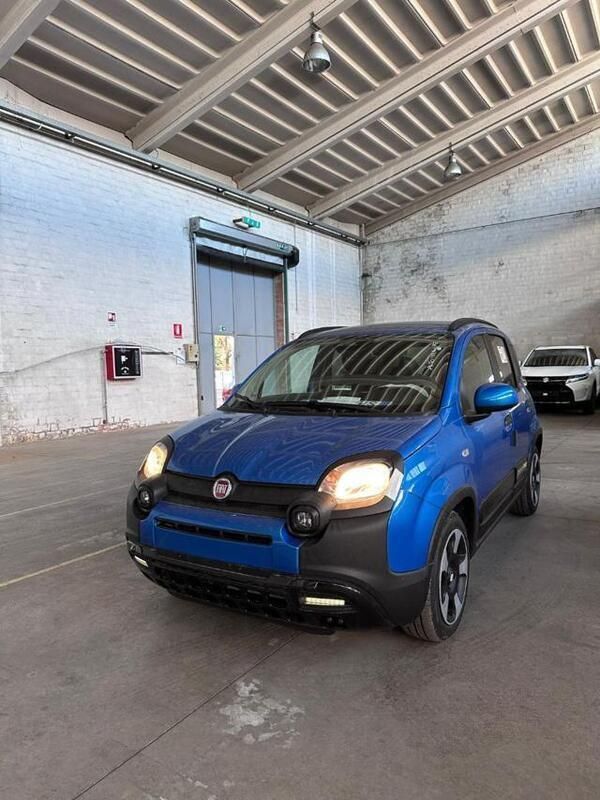 Usata Fiat Panda S 70 CV (51 kW) 2024 Azzurro metallizzato Utilitaria
