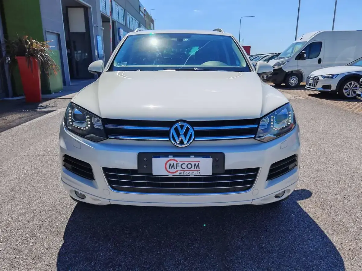 Usata VW Touareg 245 CV (180 kW) 2011 Bianco SUV