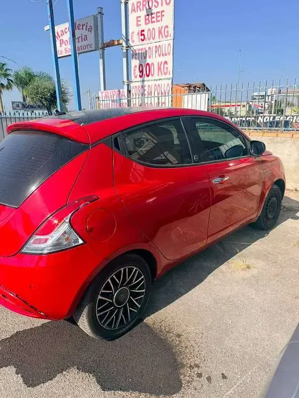 Usata Lancia Ypsilon 69 CV (50 kW) 2011 Rosso Utilitaria