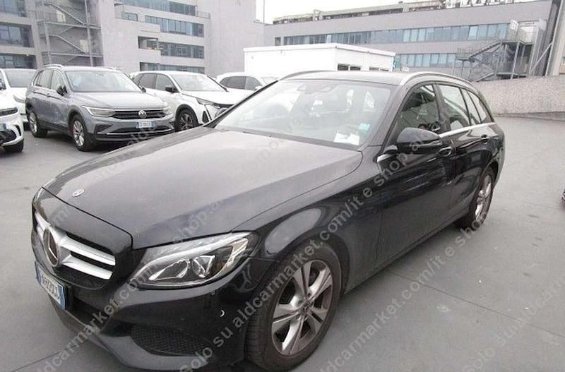 Usata Mercedes C300e 204 CV (150 kW) 2018 Other Station wagon