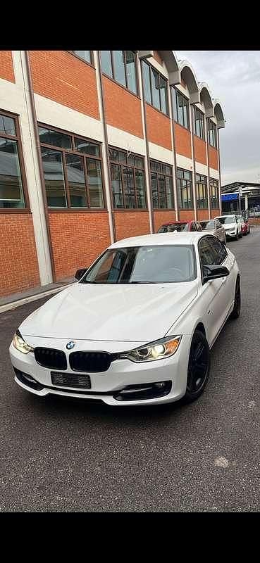 Usata BMW 318 Gran Turismo Sport Line 143 CV (105 kW) 2013 Berlina
