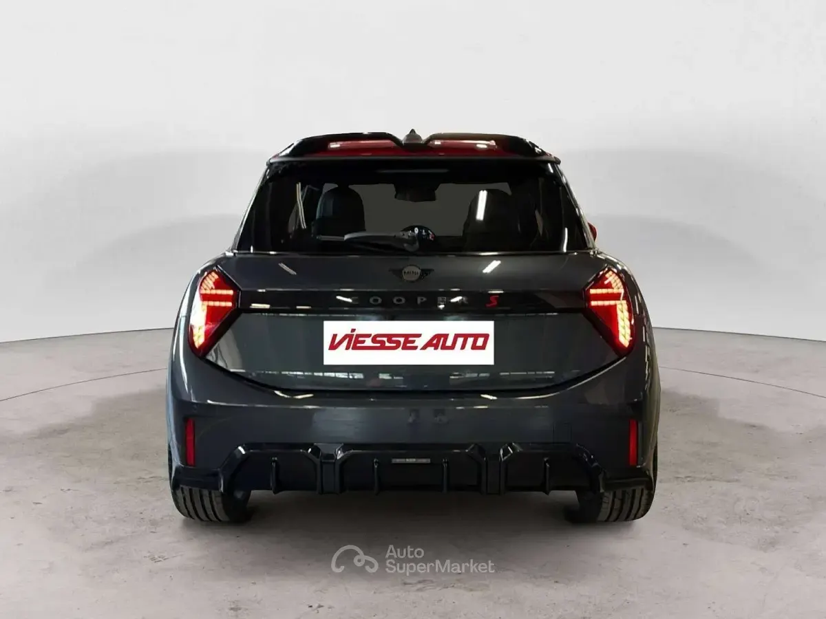Usata Mini Cooper SE 150 kW (204 CV) 2024 Gray Utilitaria