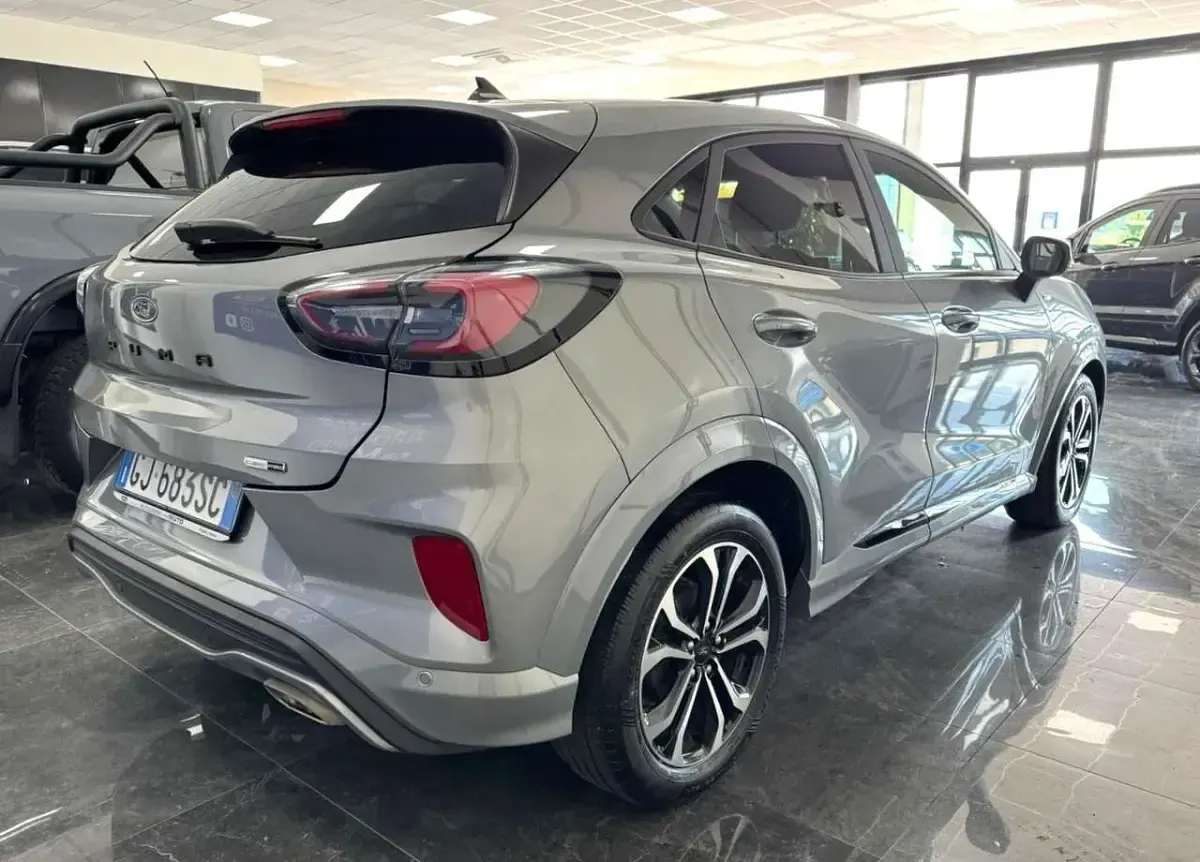 Usata Ford Puma ST-Line 125 CV (91 kW) 2022 Solar silver SUV