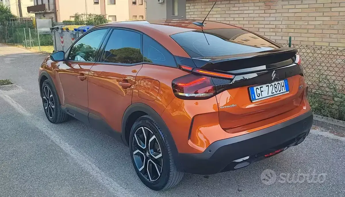 Usata Citroën e-C4 56 kW (77 CV) 2021 Arancione Berlina
