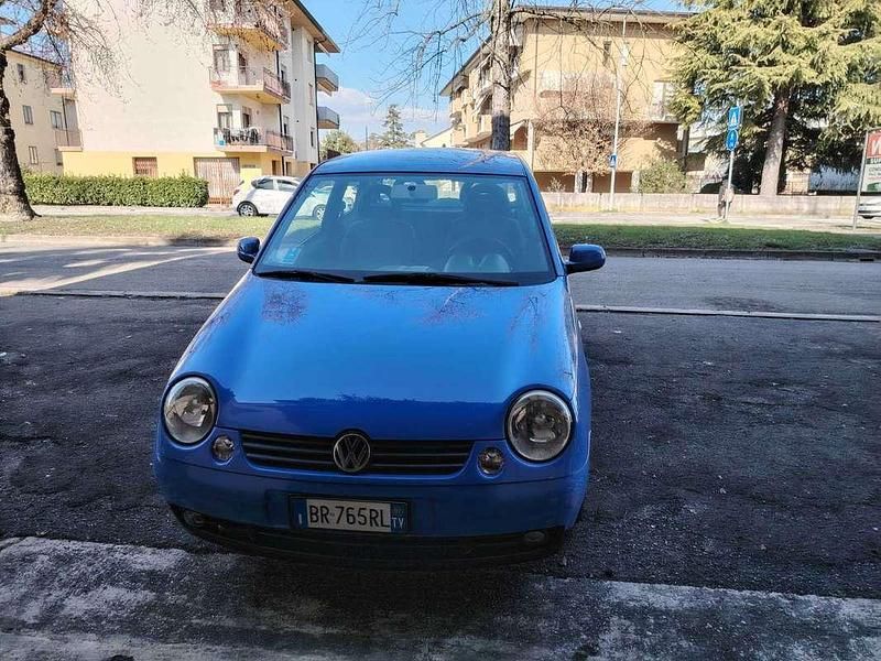 Usata VW Lupo Highline 75 CV (55 kW) 2001 Blu/azzurro Utilitaria
