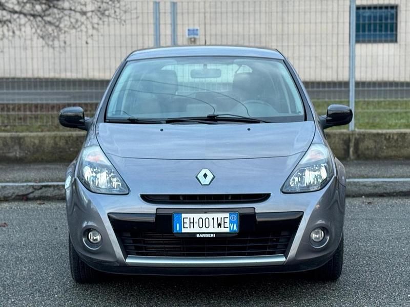 Usata Renault Clio II Luxe 103 CV (75 kW) 2011 Grigio Berlina