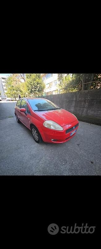 Usata Fiat Grande Punto 77 CV (56 kW) 2007 Rosso Utilitaria