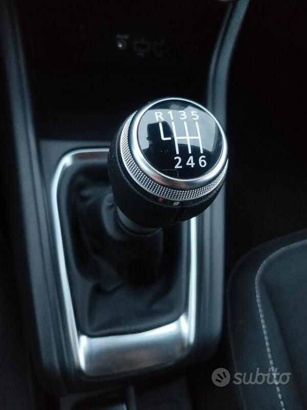 Usata Renault Captur 101 CV (74 kW) 2021 Blu SUV