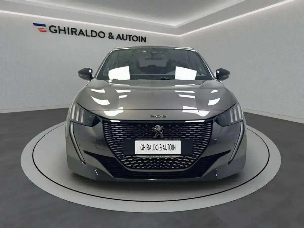 Usata Peugeot 208 GT 101 CV (74 kW) 2023 Grigio Utilitaria