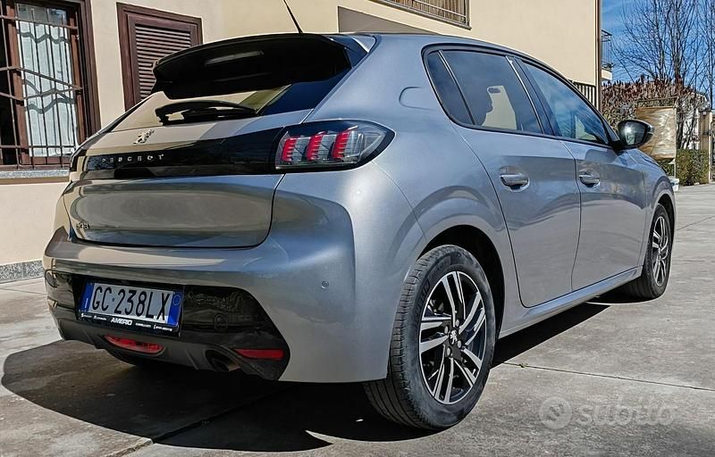 Usata Peugeot 208 Allure 75 CV (55 kW) 2020 Grigio Utilitaria
