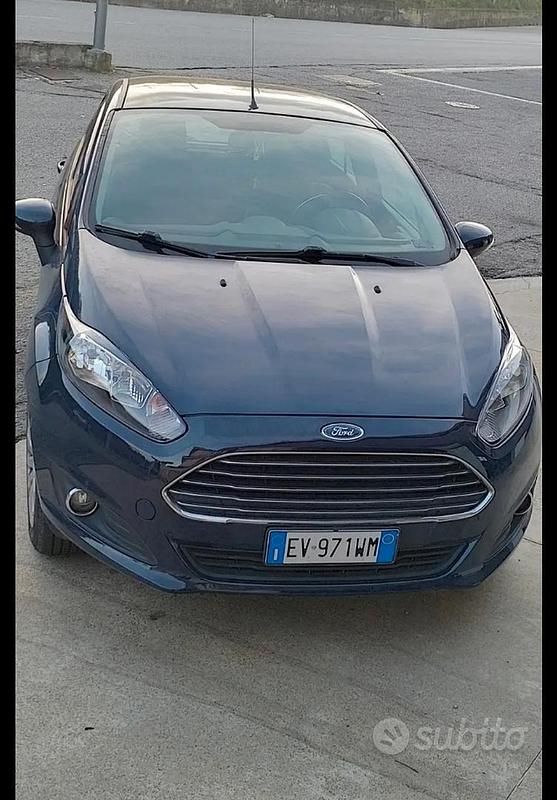 Usata Ford Fiesta 75 CV (55 kW) 2014 Berlina