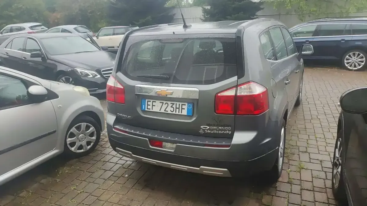 Usata Chevrolet Orlando 163 CV (119 kW) 2010 Grigio Monovolume