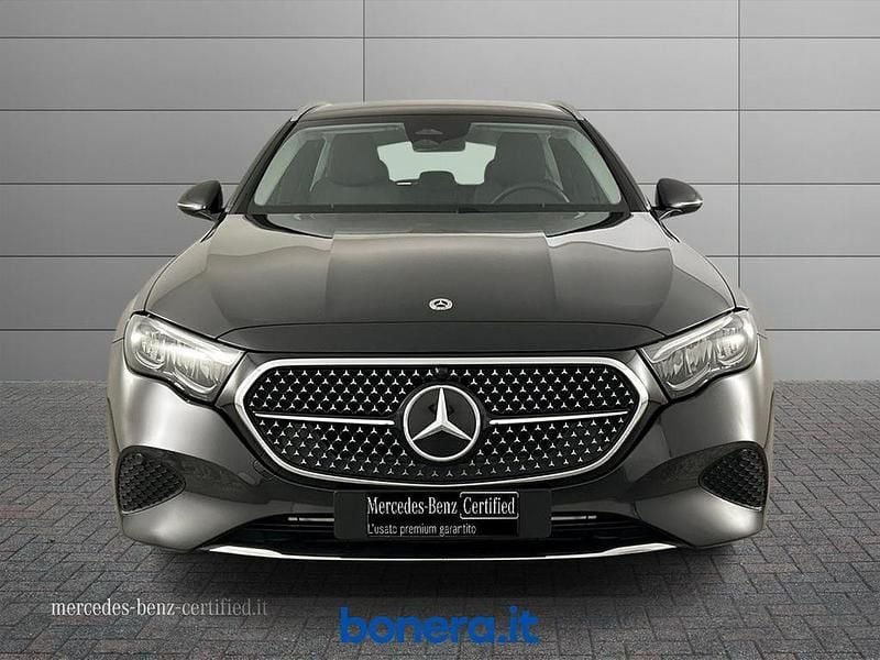 Usado Mercedes E200 Advanced 163 CV (119 kW) 2025 Gris Familiar