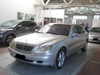Usata Mercedes S600 367 CV (269 kW) 2001 Argento metallizzato Berlina