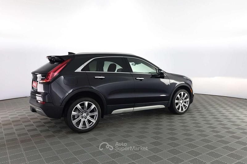 Usata Cadillac XT4 174 CV (127 kW) 2022 Stellar black SUV