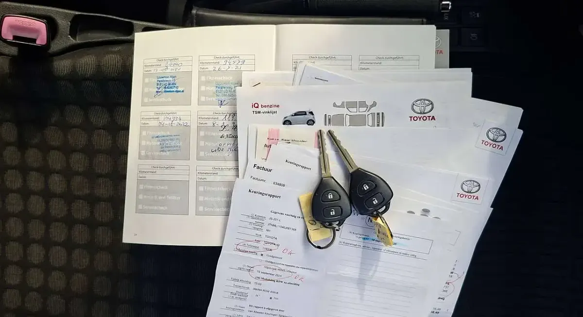 Usata Toyota iQ 68 CV (50 kW) 2011 Bianco Utilitaria