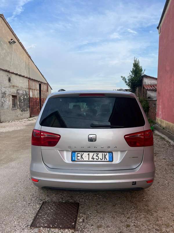 Usata 2011 Seat Alhambra Ecomotive Monovolume | 7500 € (Cara) - Immagine 1/4