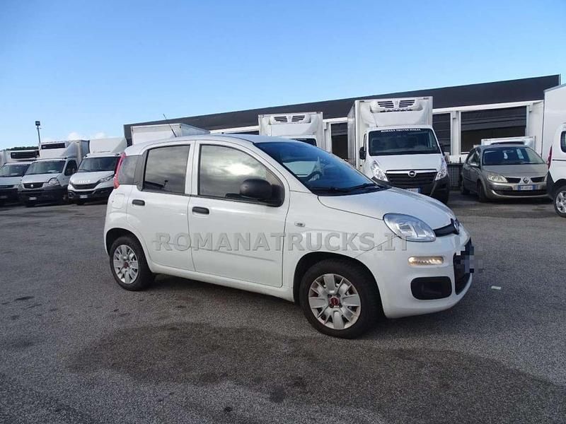 Bianco pastello Usata 2019 Fiat Panda Easy Furgone | 5990 € (Ottimo prezzo) - Immagine 1/4
