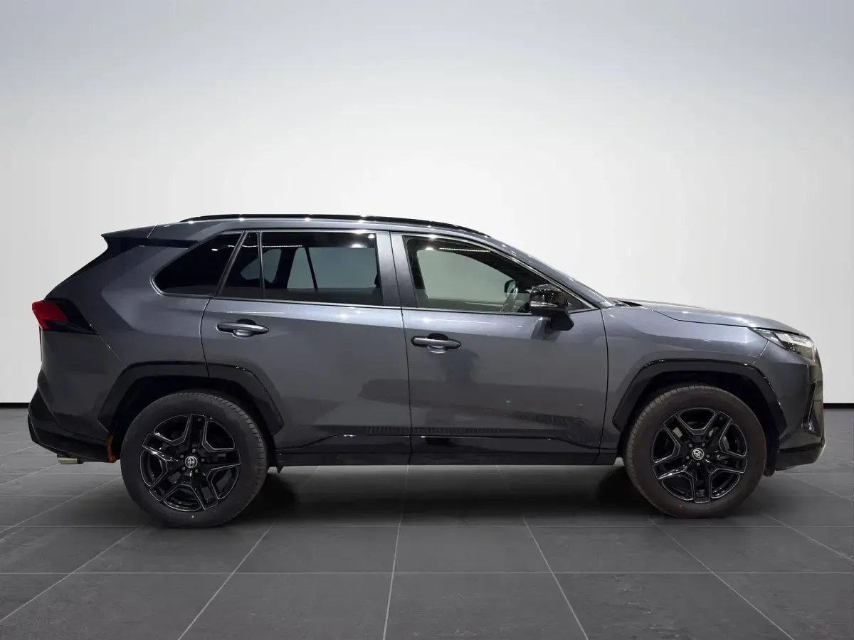 Usata Toyota RAV4 Hybrid Sport 178 CV (130 kW) 2023 Grigio corsa SUV