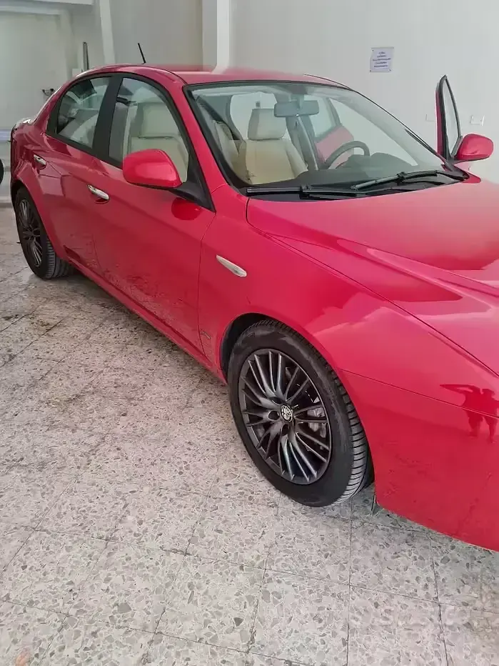 Usata Alfa Romeo 159 Distinctive 200 CV (147 kW) 2009 Rosso Berlina