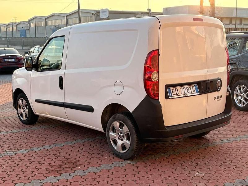 Usata Fiat Doblò Active 90 CV (66 kW) 2010 Bianco Monovolume