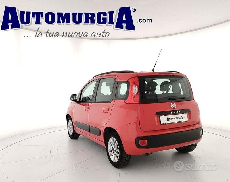 Usata Fiat Panda Lounge 69 CV (50 kW) 2016 Rosso Utilitaria
