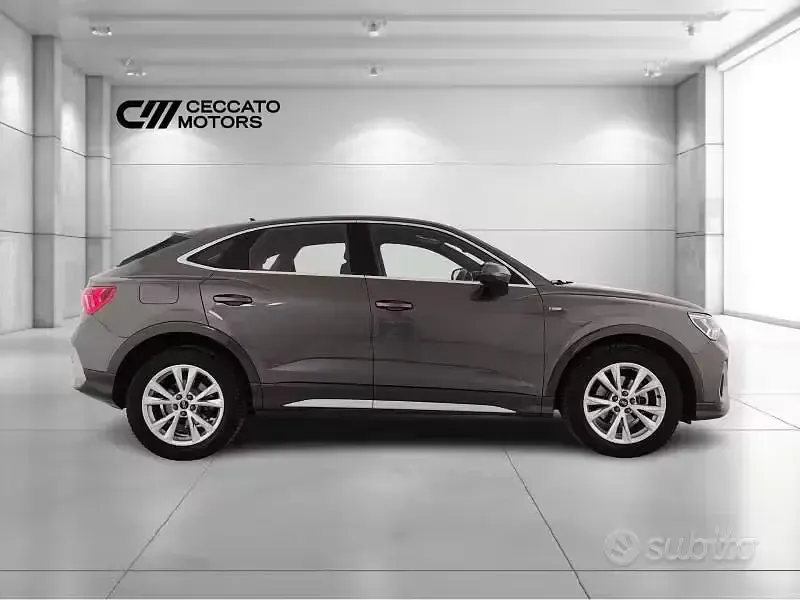 Usata Audi Q3 Sportback S-Line 150 CV (110 kW) 2024 Grigio SUV