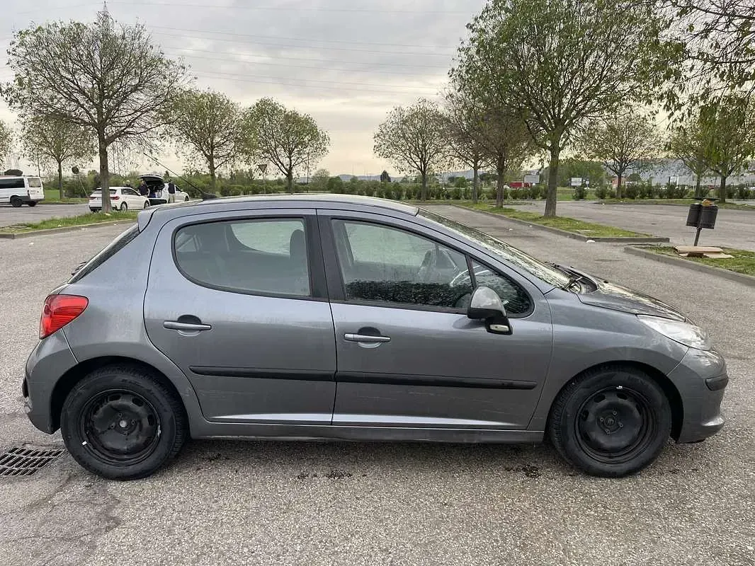 Usata Peugeot 207 73 CV (53 kW) 2009 Grigio Berlina