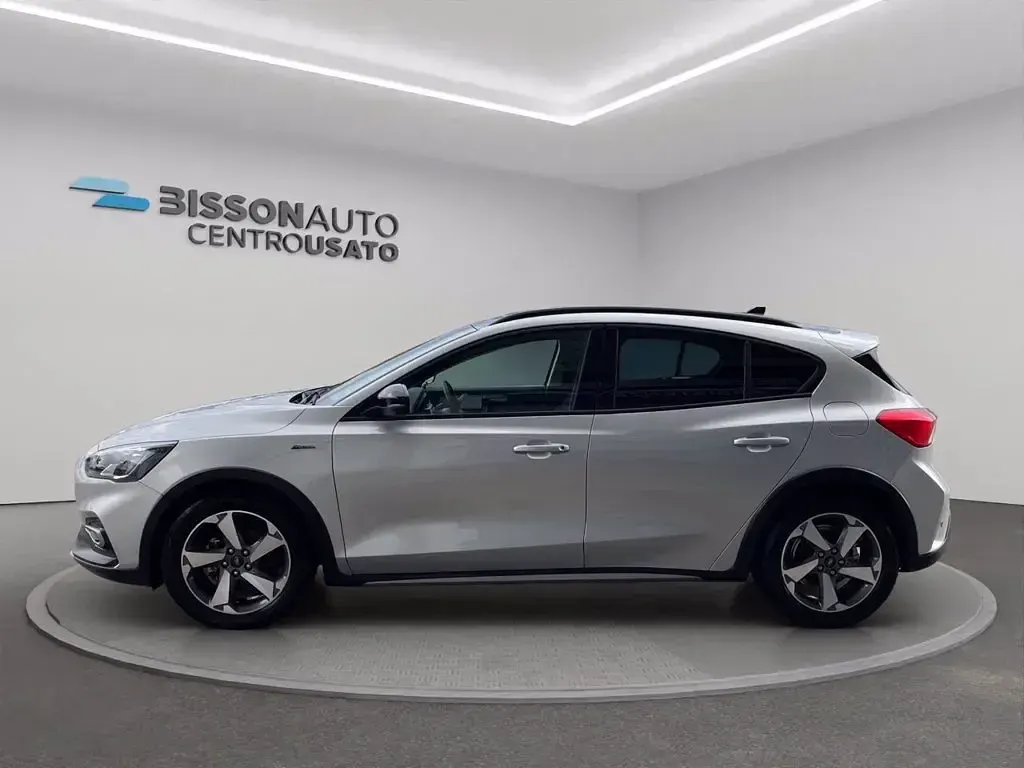 Usata Ford Focus Active 125 CV (91 kW) 2022 Argento Berlina