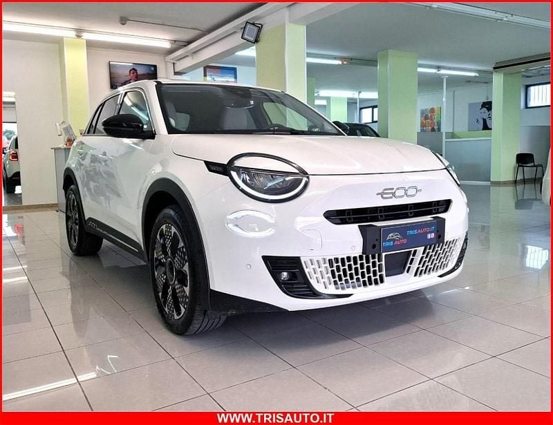 Nero Usata 2024 Fiat 600 La Prima SUV | 20.500 € - Immagine 1/4