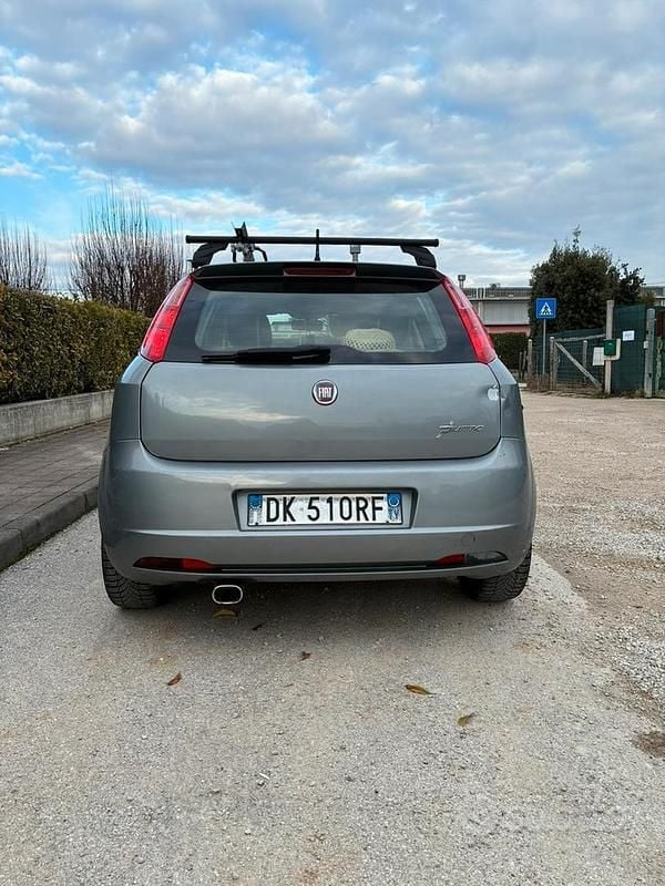 Usata Fiat Grande Punto 120 CV (88 kW) 2007 Grigio Utilitaria